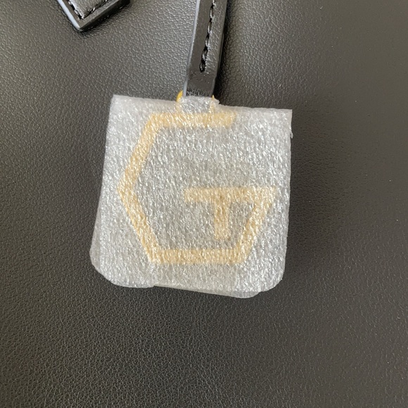 NEW BLACK FASHION TOTE - Picture 4 of 4